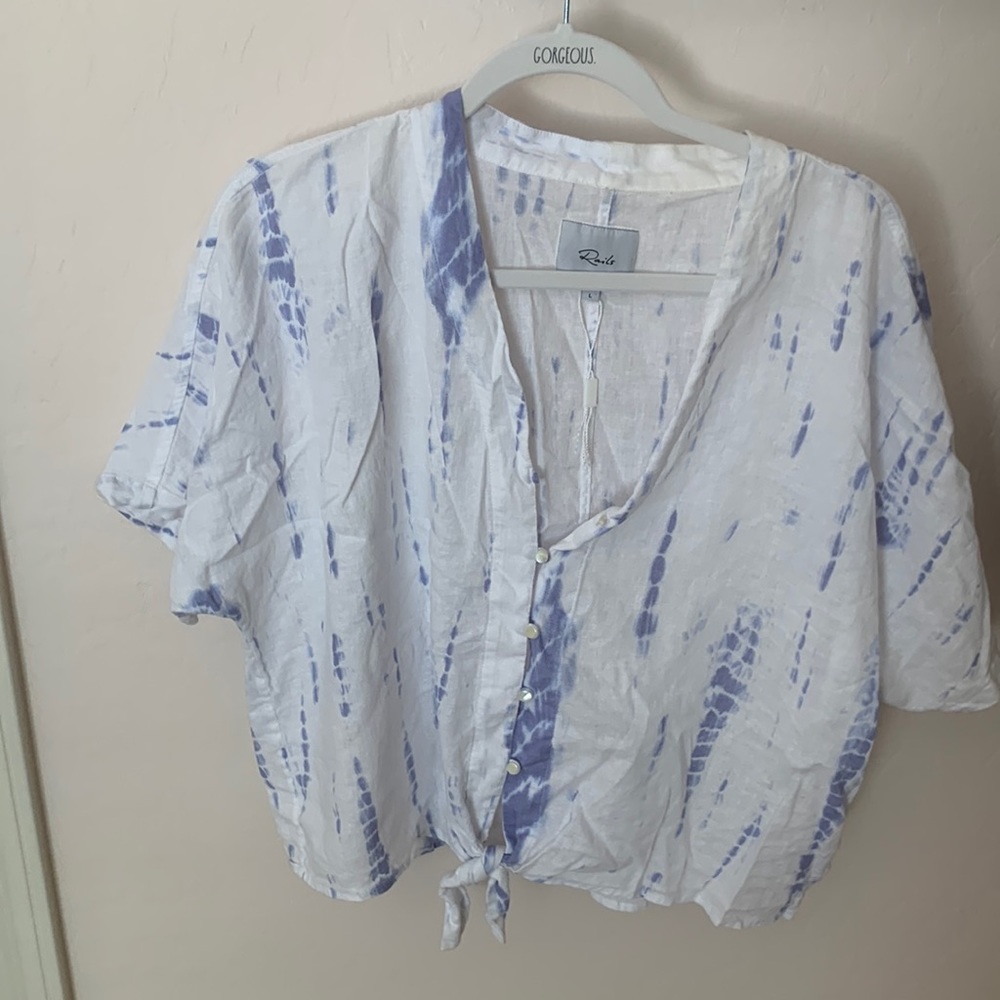 Rails short summer top with pearl buttons.